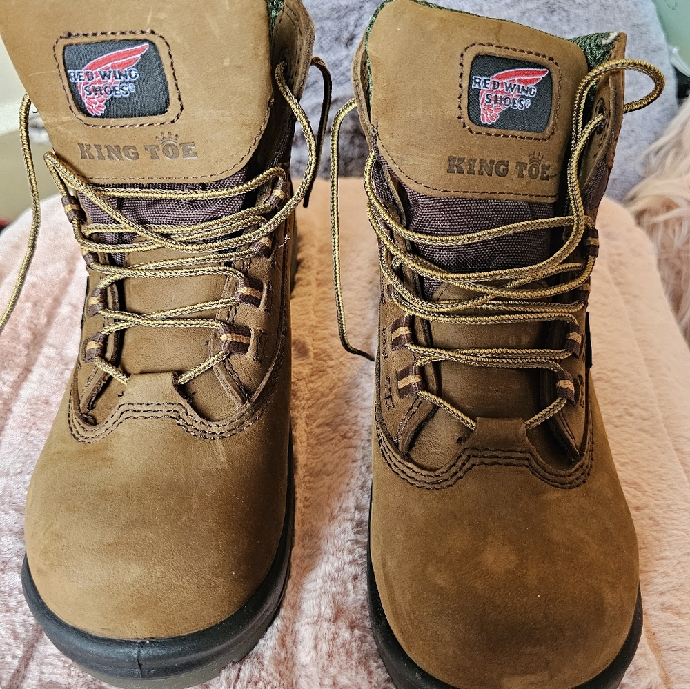 Women's safety toe boot - Red Wing Shoes size 8D